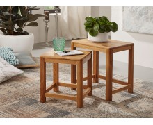 Zwei Tische aus Holz-Pern A05